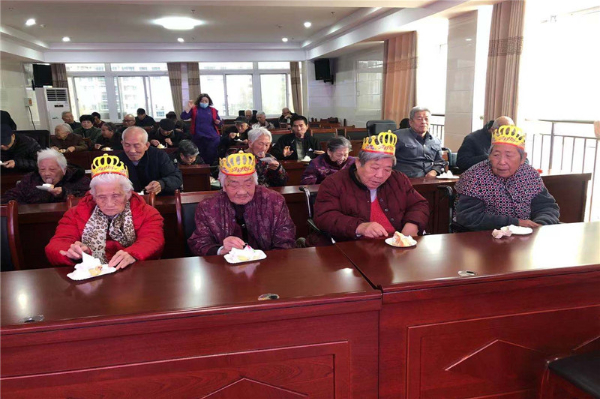 仁康养老十二月份生日会